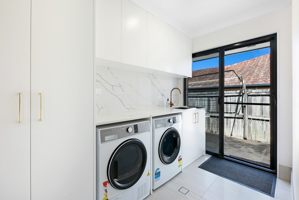 2 Dapples Court Burleigh Heads 25