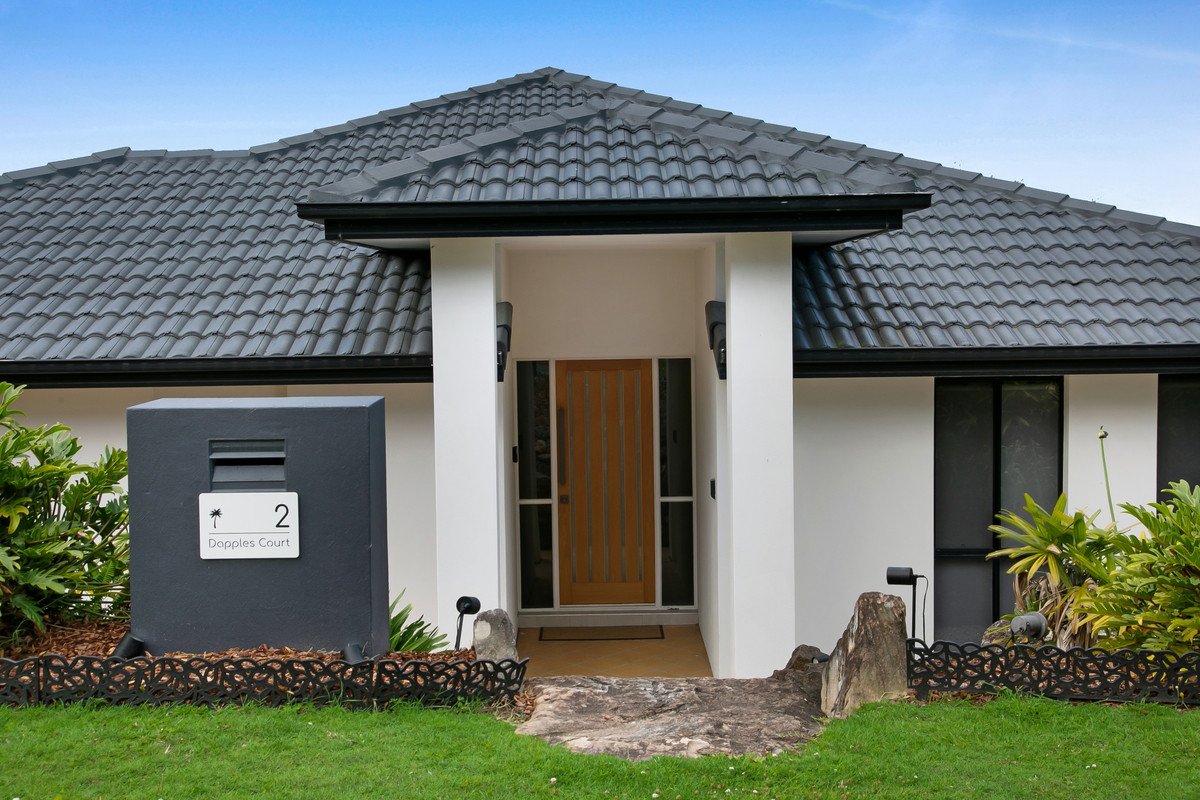 2 Dapples Court Burleigh Heads 27
