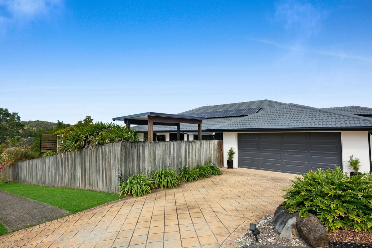 2 Dapples Court Burleigh Heads 28