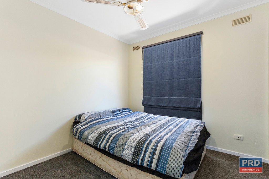 2 Deakin Drive FLORA HILL 11