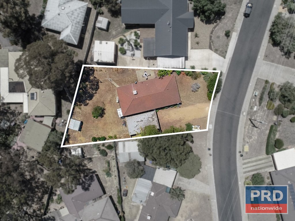 2 Deakin Drive FLORA HILL 12