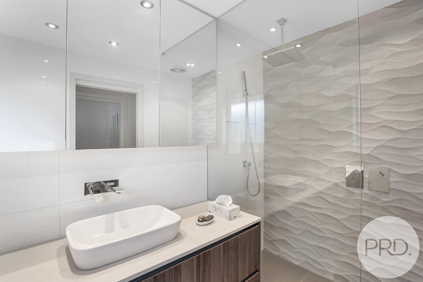 2 Delwood Drive LUTANA 8