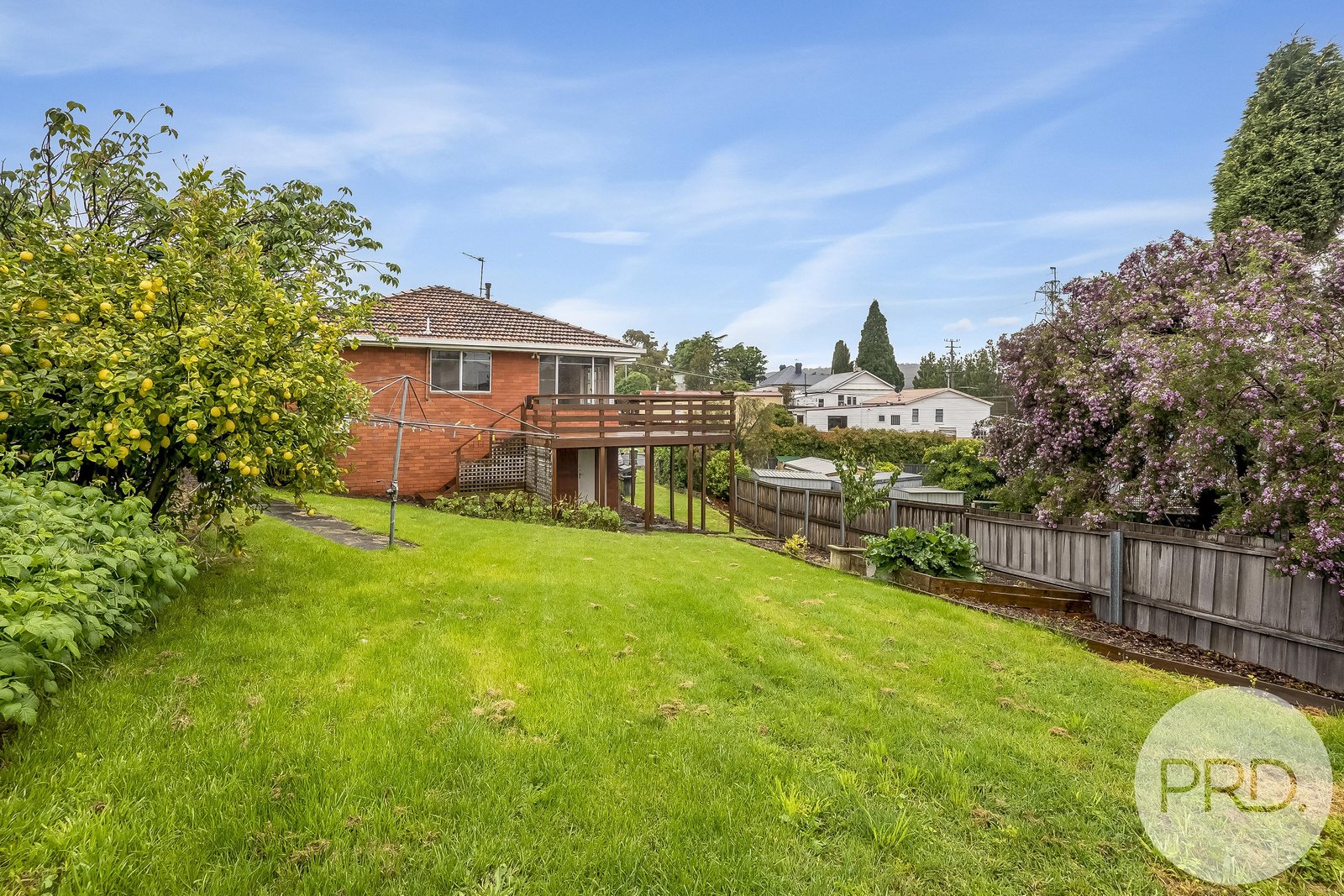 2 Delwood Drive LUTANA 11