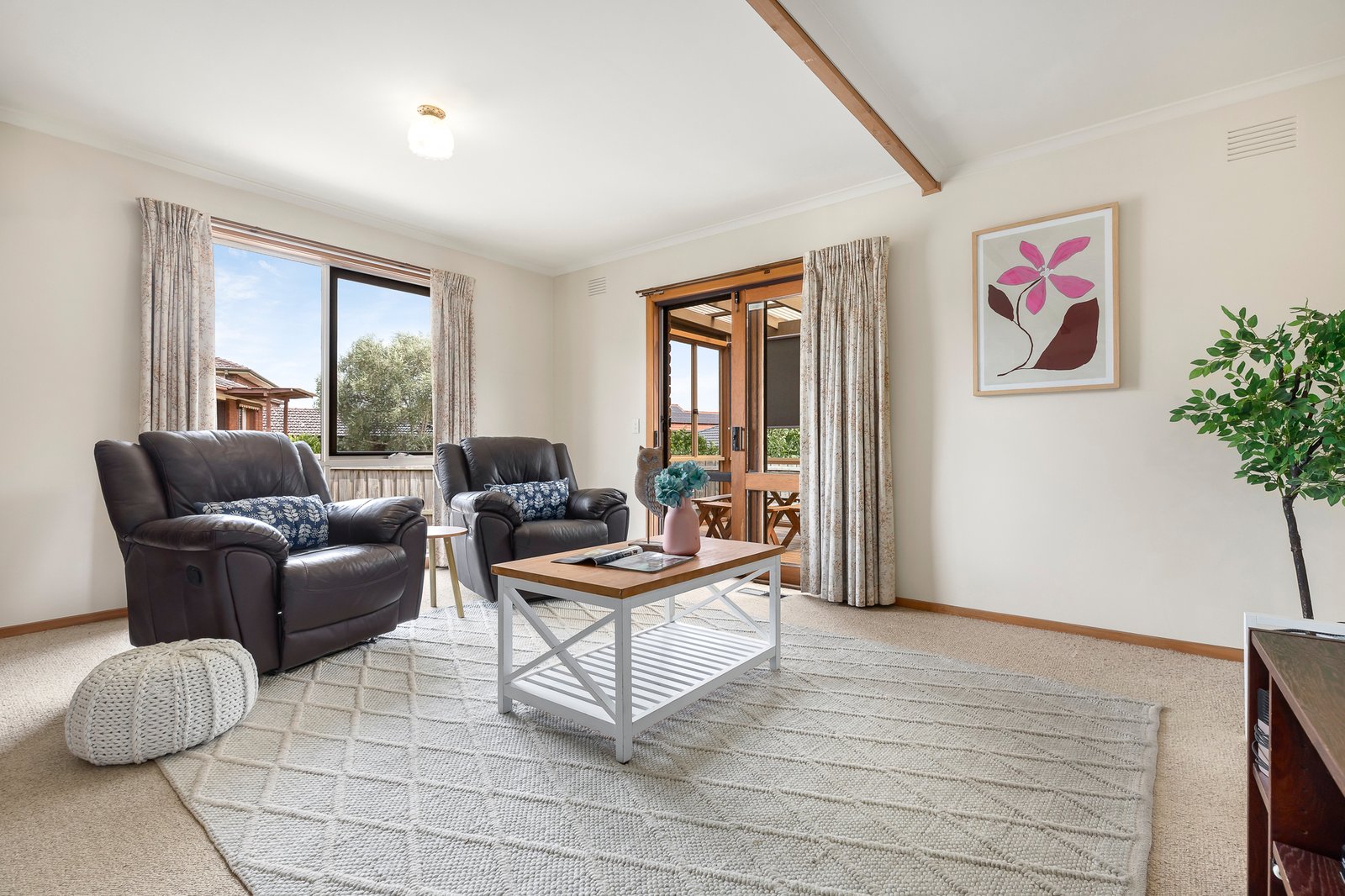 Gallery: 2 Dianna Court