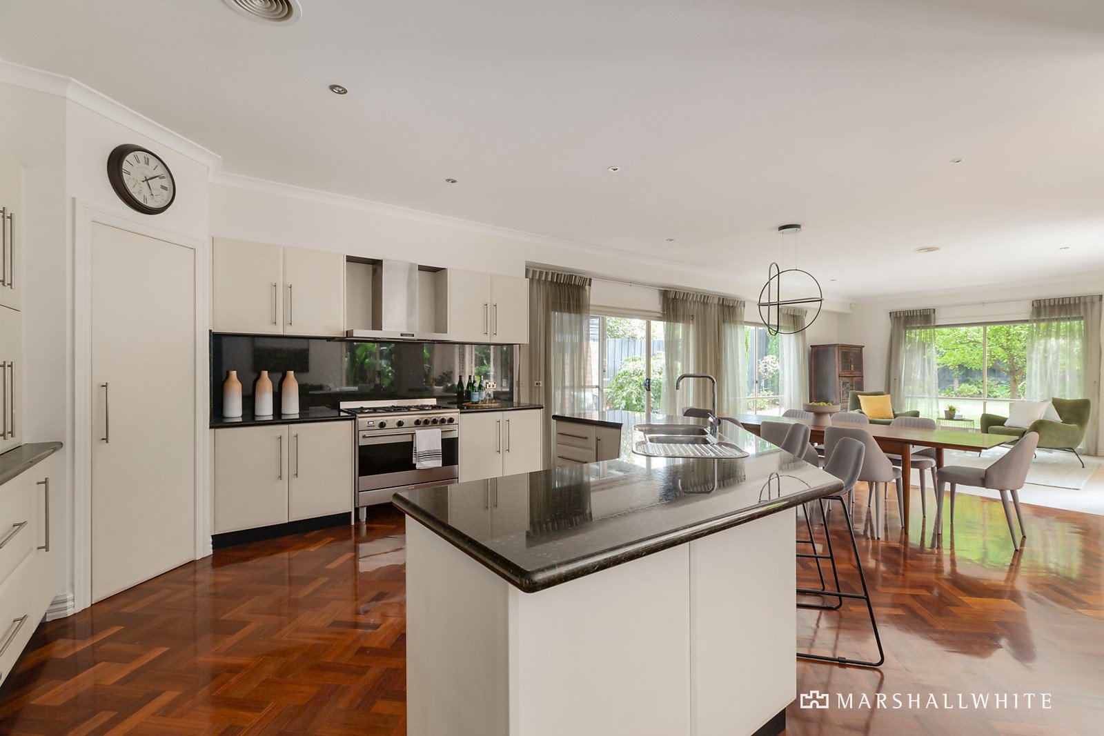 2 Dickens Street, Glen Iris, VIC