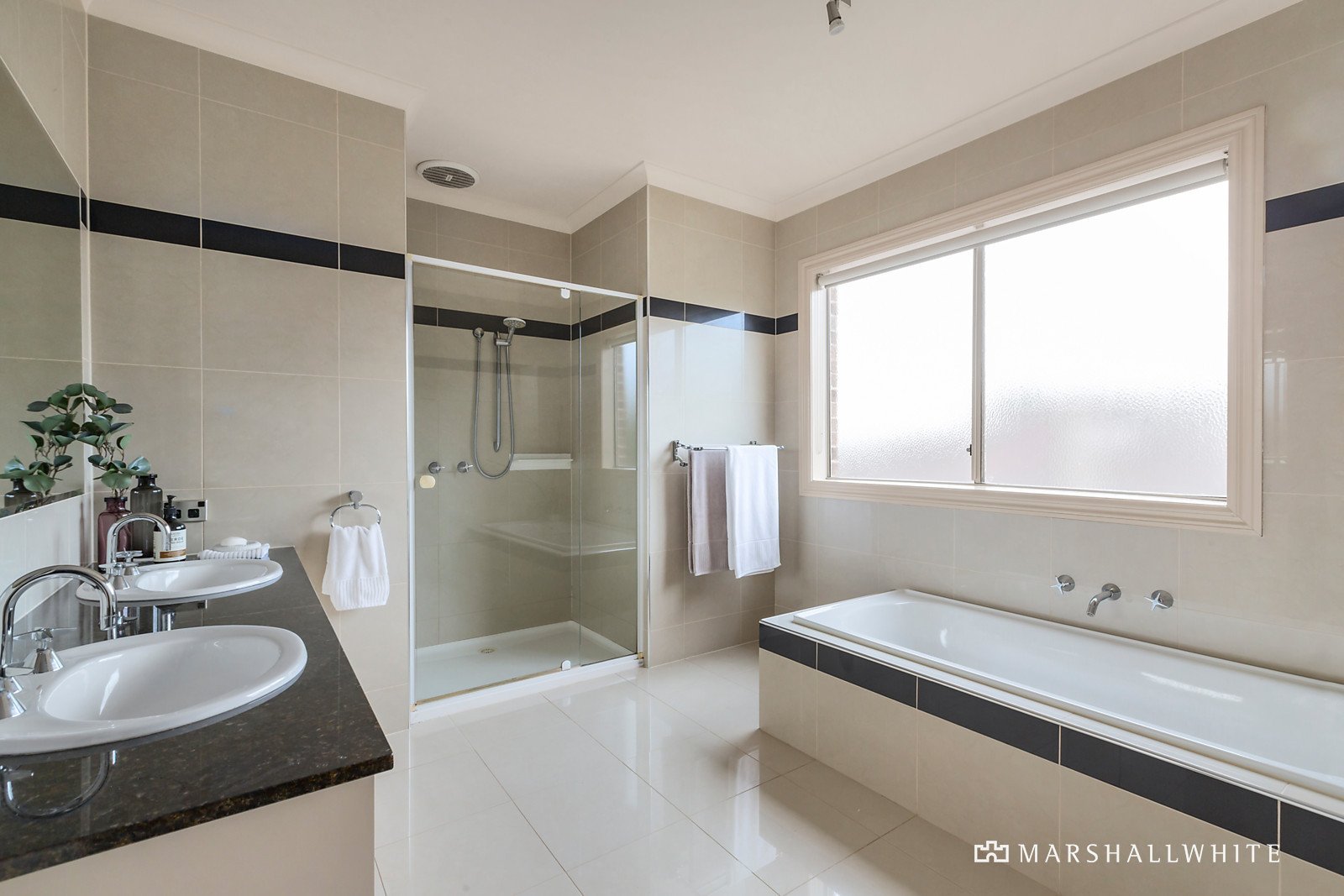 2 Dickens Street, Glen Iris, VIC