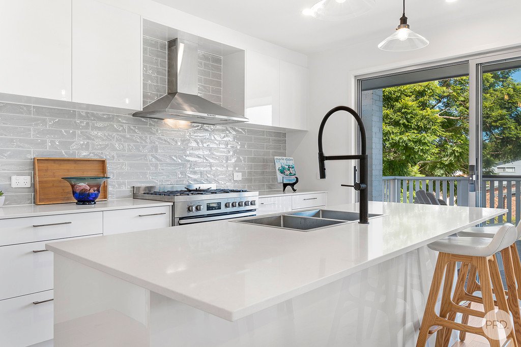 2 Drungall Avenue CORLETTE 8