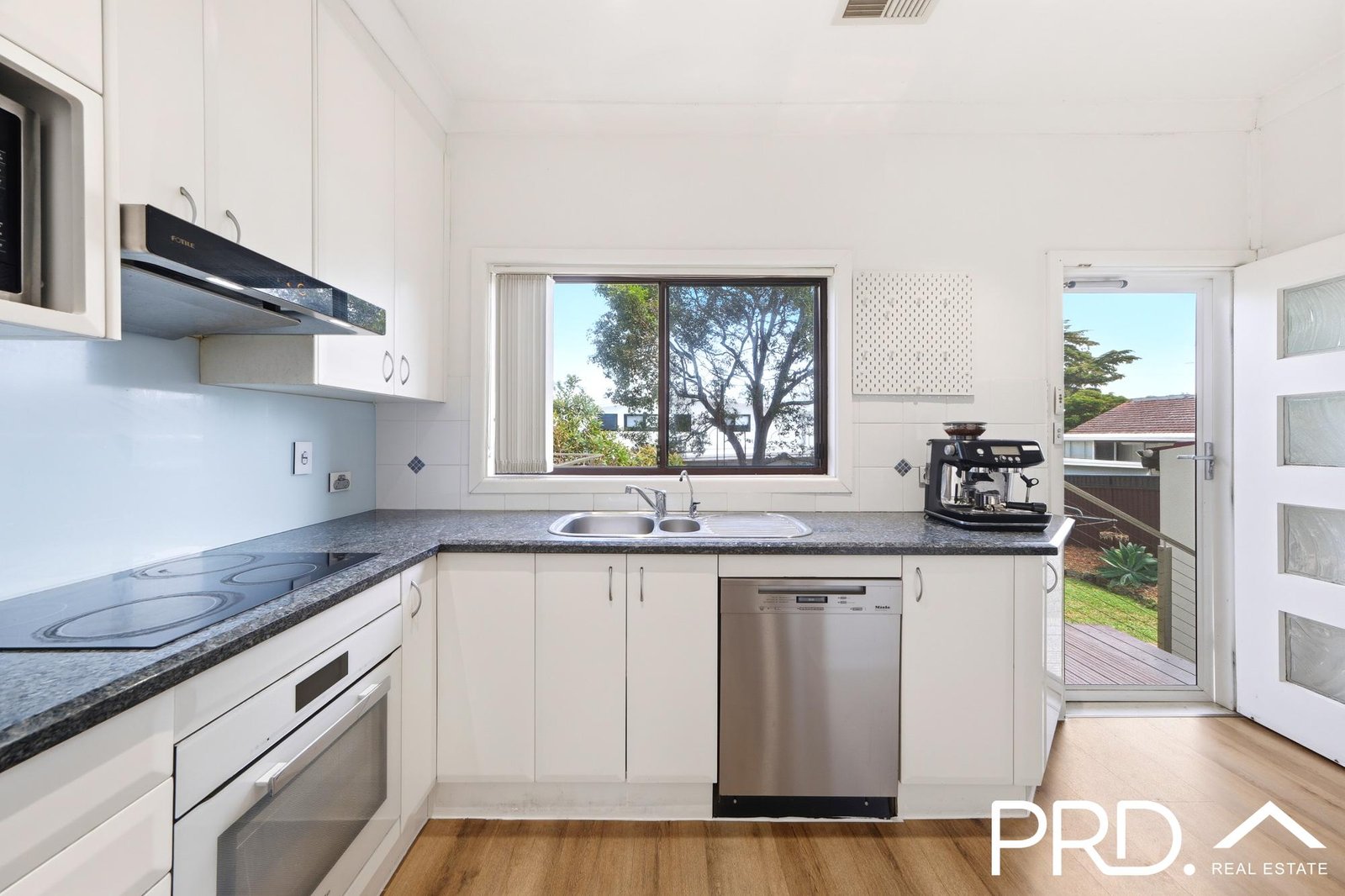 2 Drysdale Avenue PICNIC POINT 10