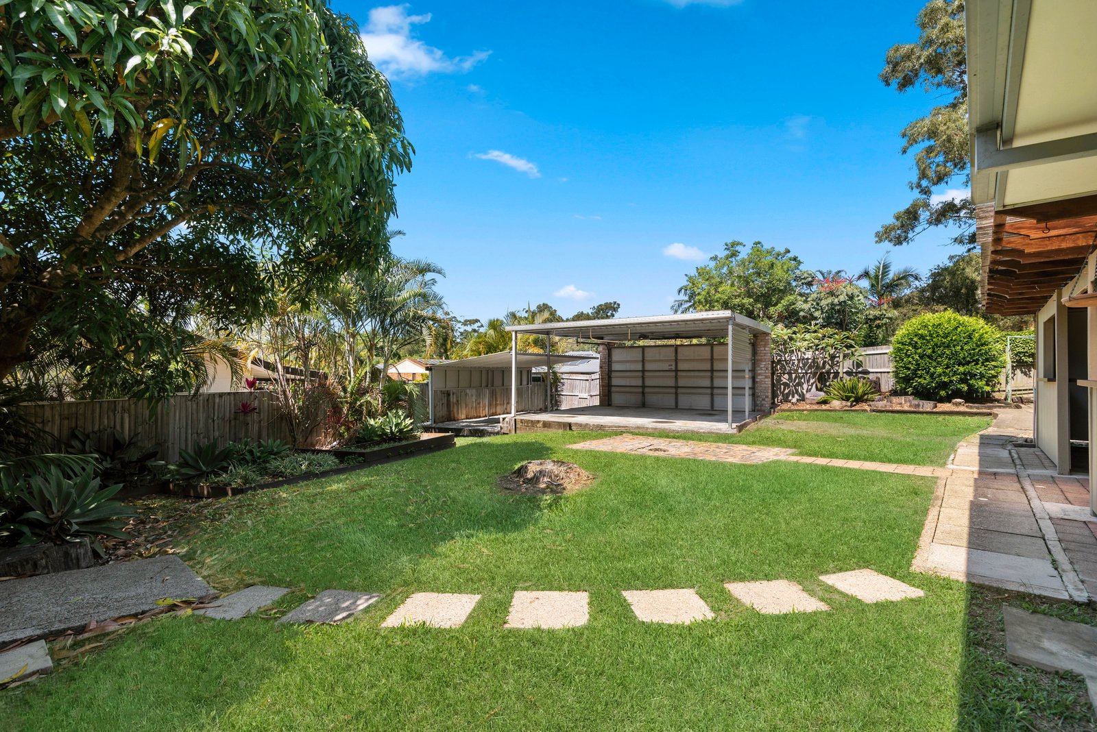 2 Dugandan Street NERANG 10