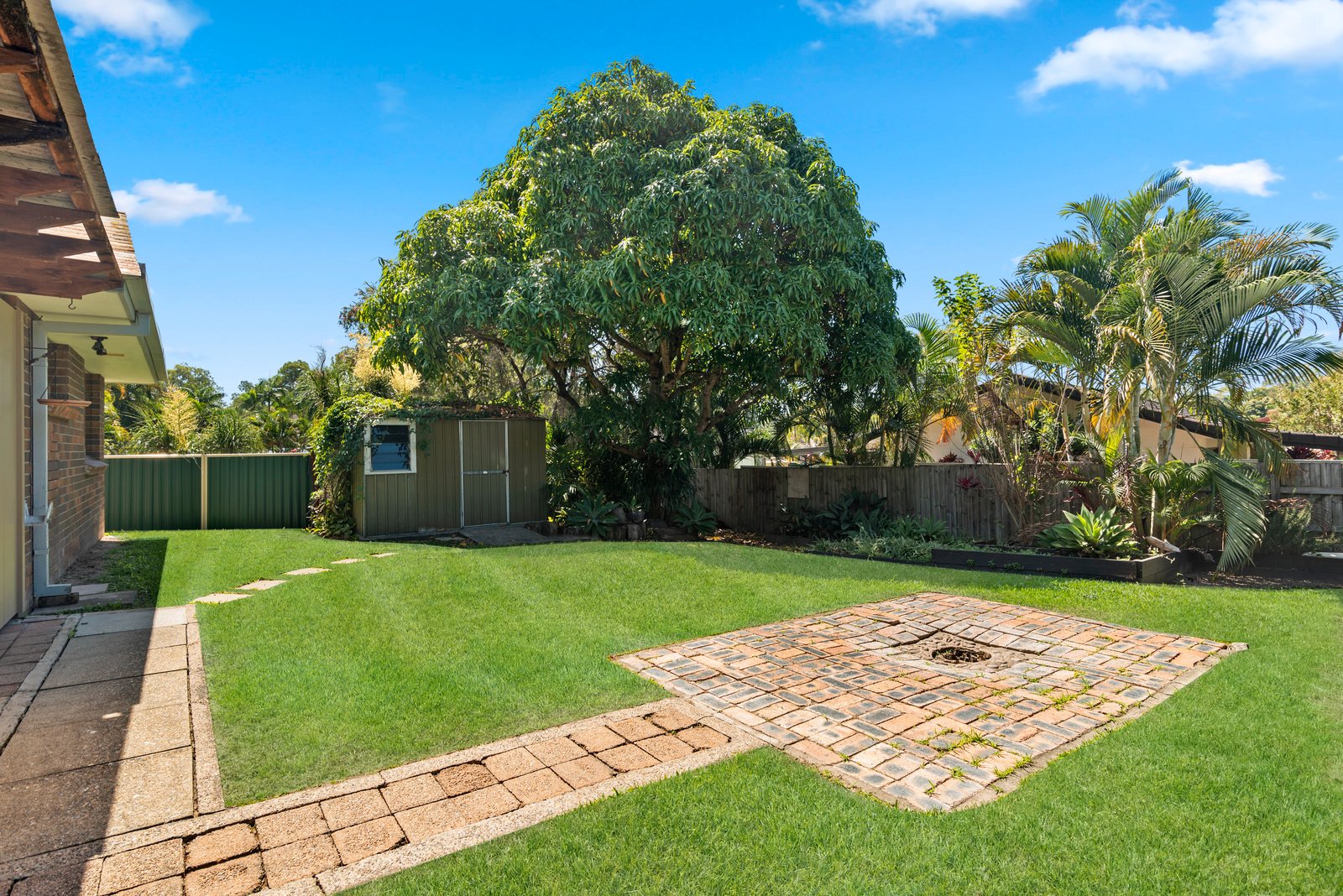 2 Dugandan Street NERANG 11