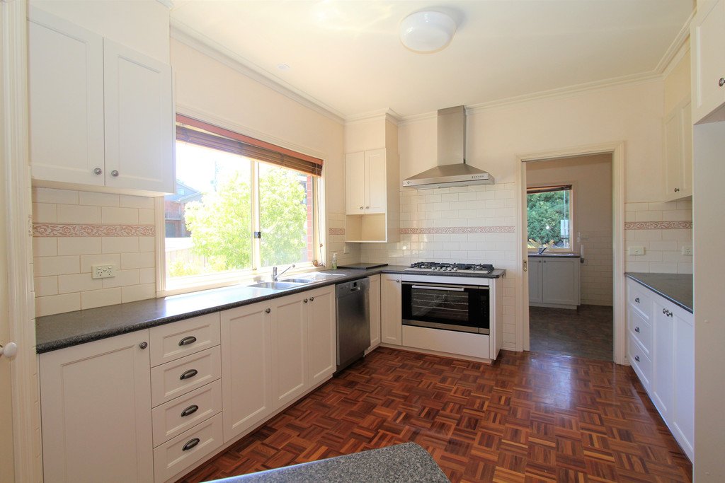 2 Duggan Street BLACK HILL 3