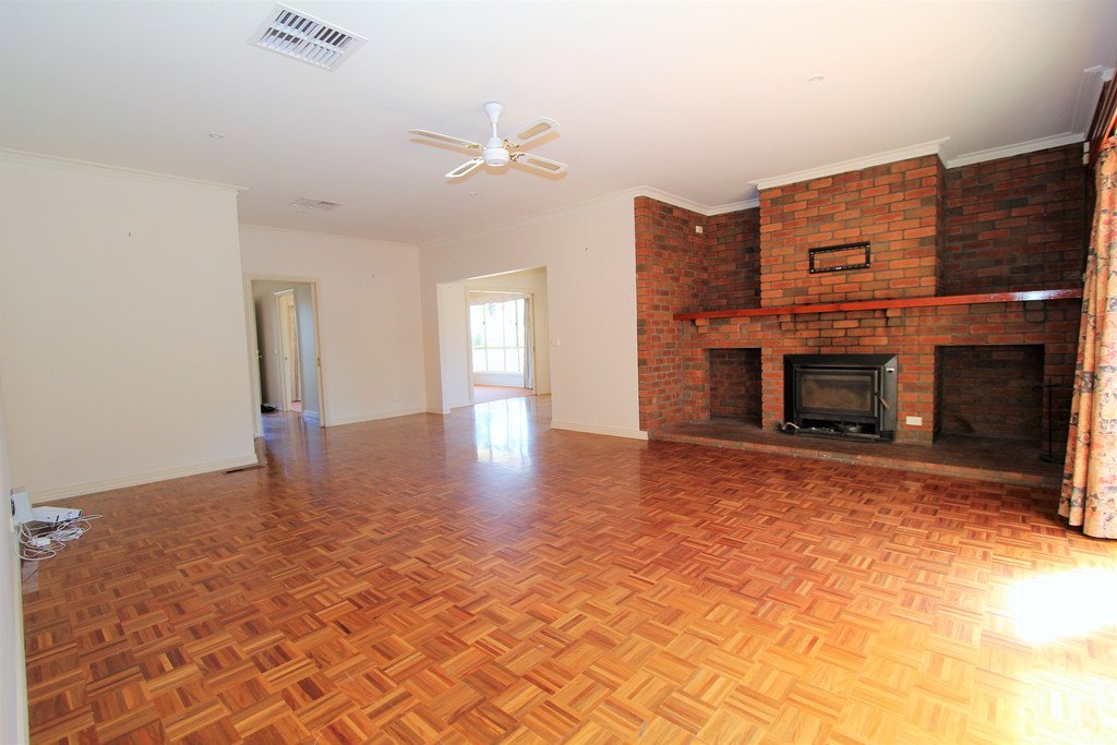 2 Duggan Street BLACK HILL 4