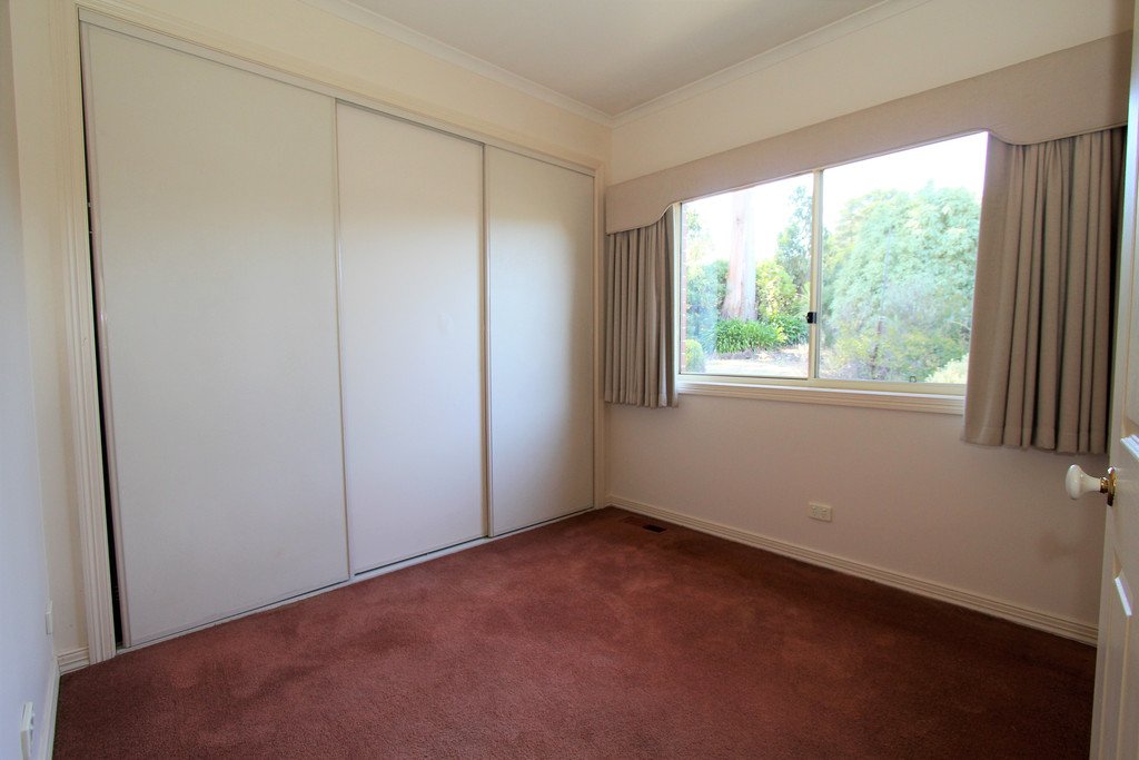 2 Duggan Street BLACK HILL 8