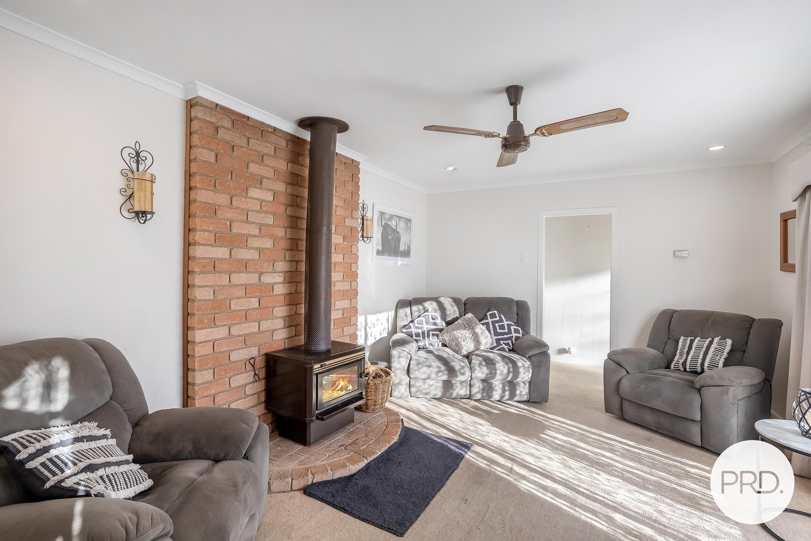 2 Eagle Street CLAREMONT 28