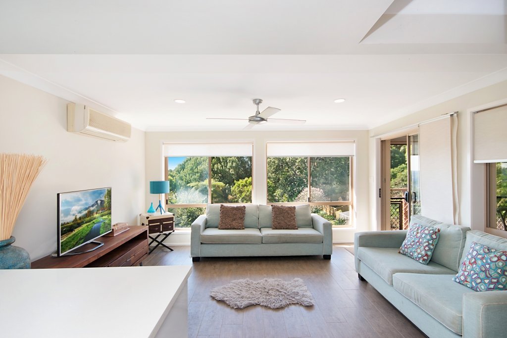 2 Eaglemont Drive TERRANORA 4