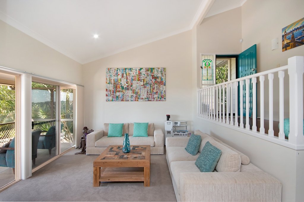 2 Eaglemont Drive TERRANORA 5