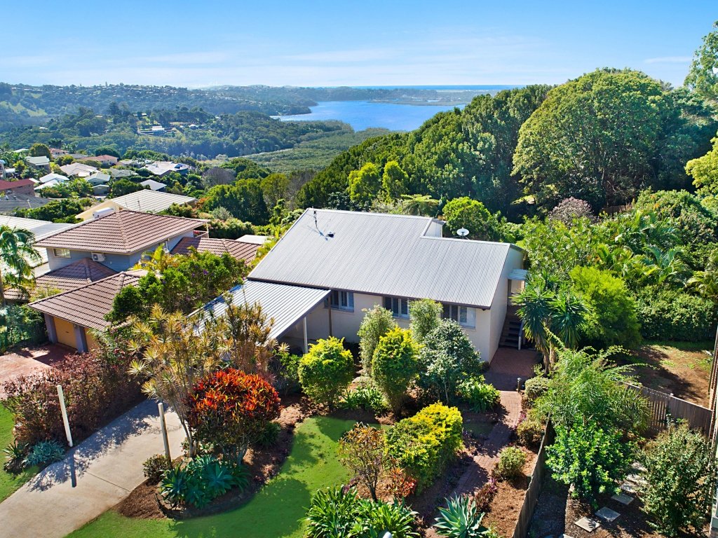 2 Eaglemont Drive TERRANORA 18