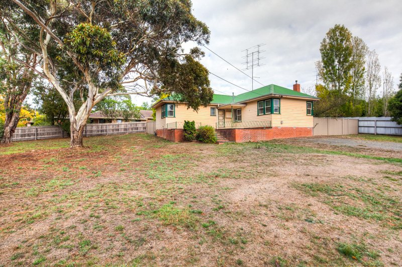 2 Eddy Avenue MOUNT HELEN 1