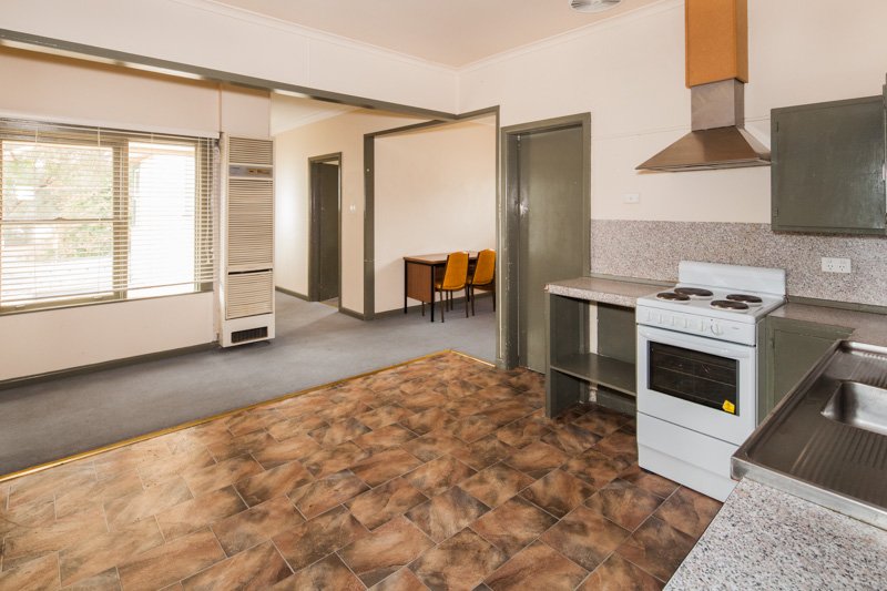 2 Eddy Avenue MOUNT HELEN 3