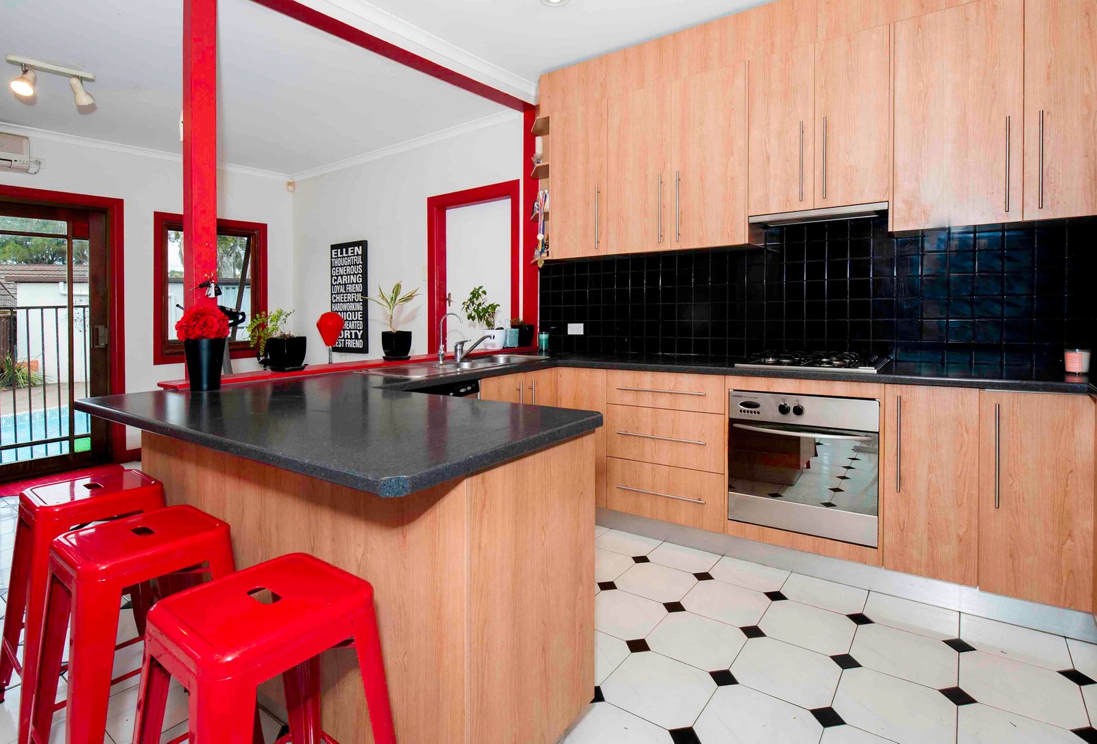 2 Edgehill Avenue BOTANY 4