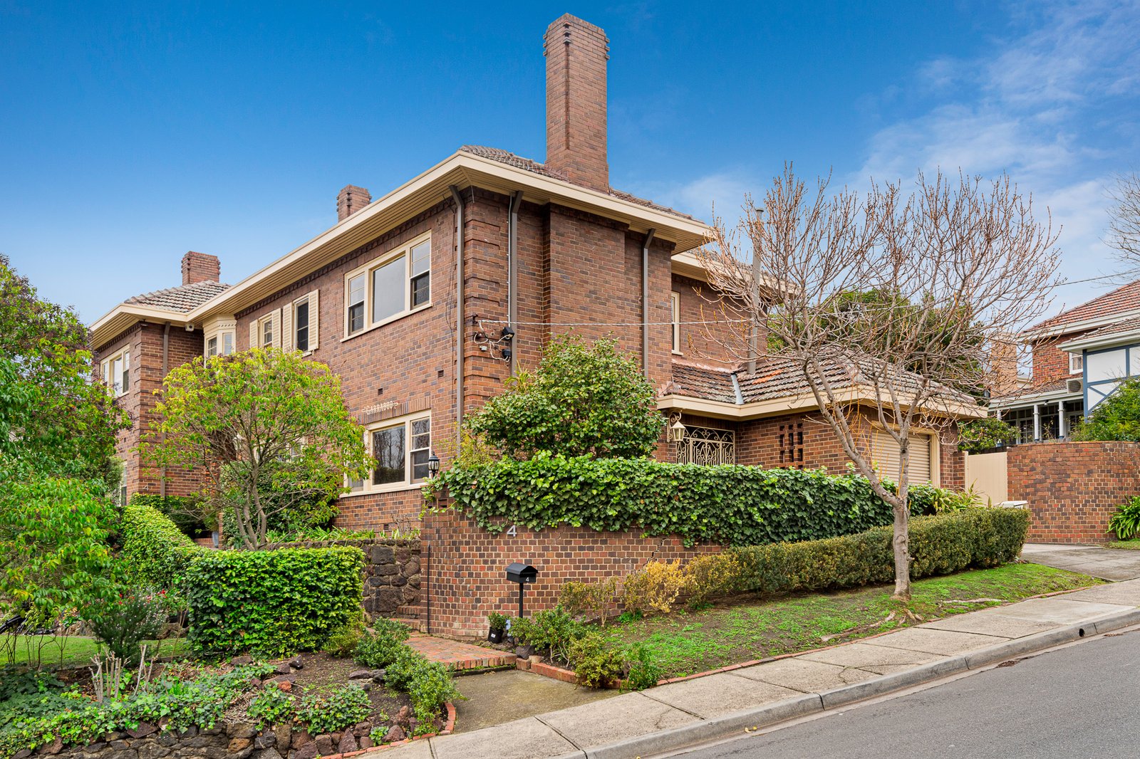 Real Estate and Property in 2 Edzell Avenue, Toorak, VIC