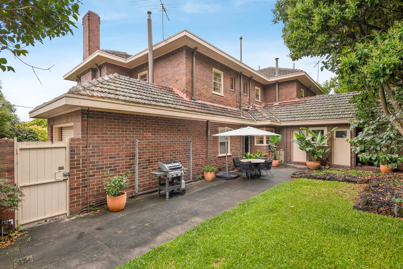 Real Estate and Property in 2 Edzell Avenue, Toorak, VIC