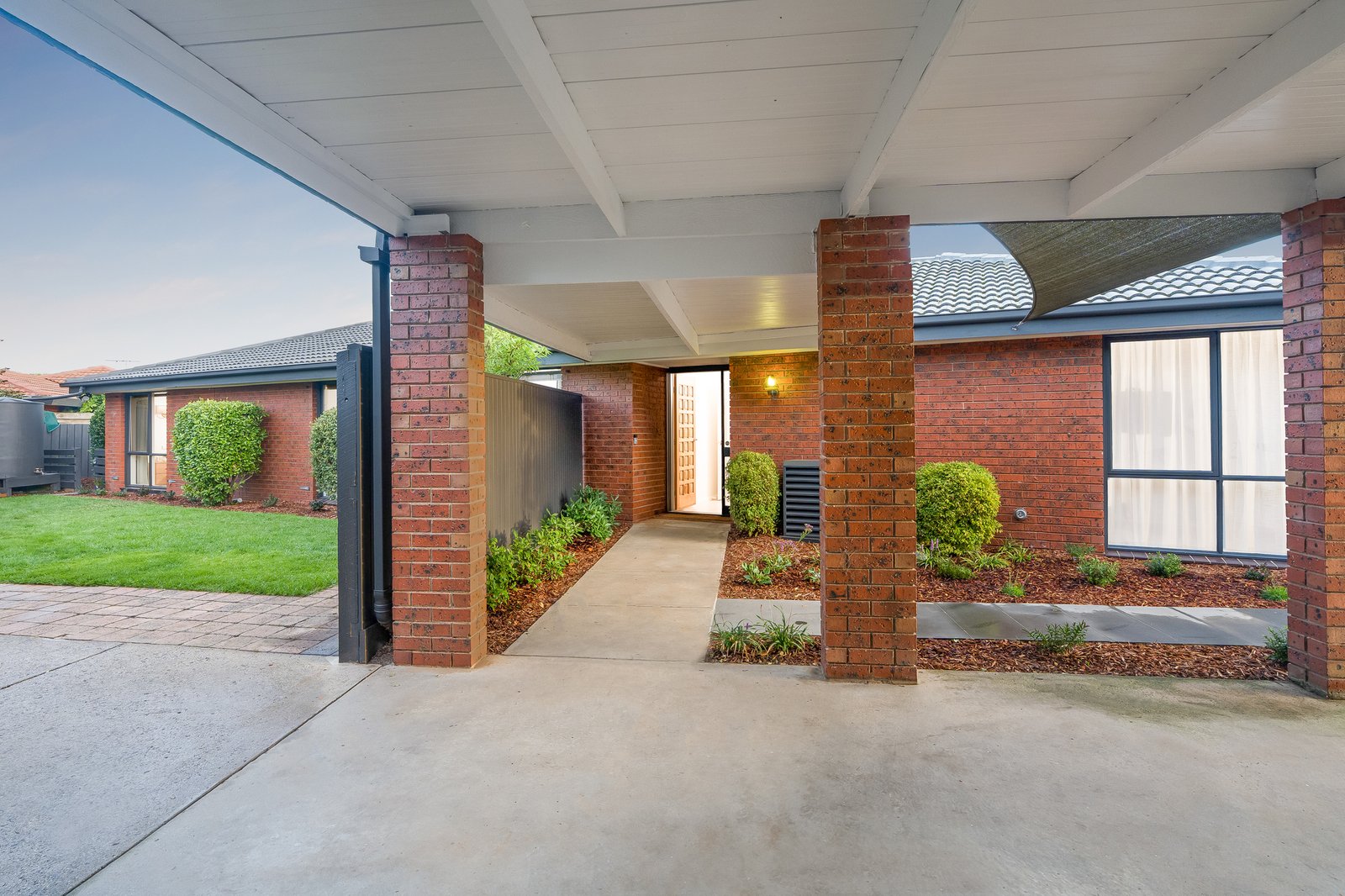 Gallery: 2 Eldine Court