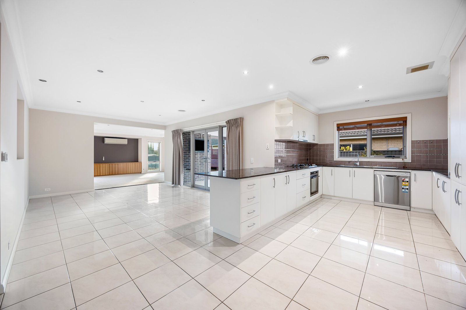 Gallery: 2 Elliotdale Court