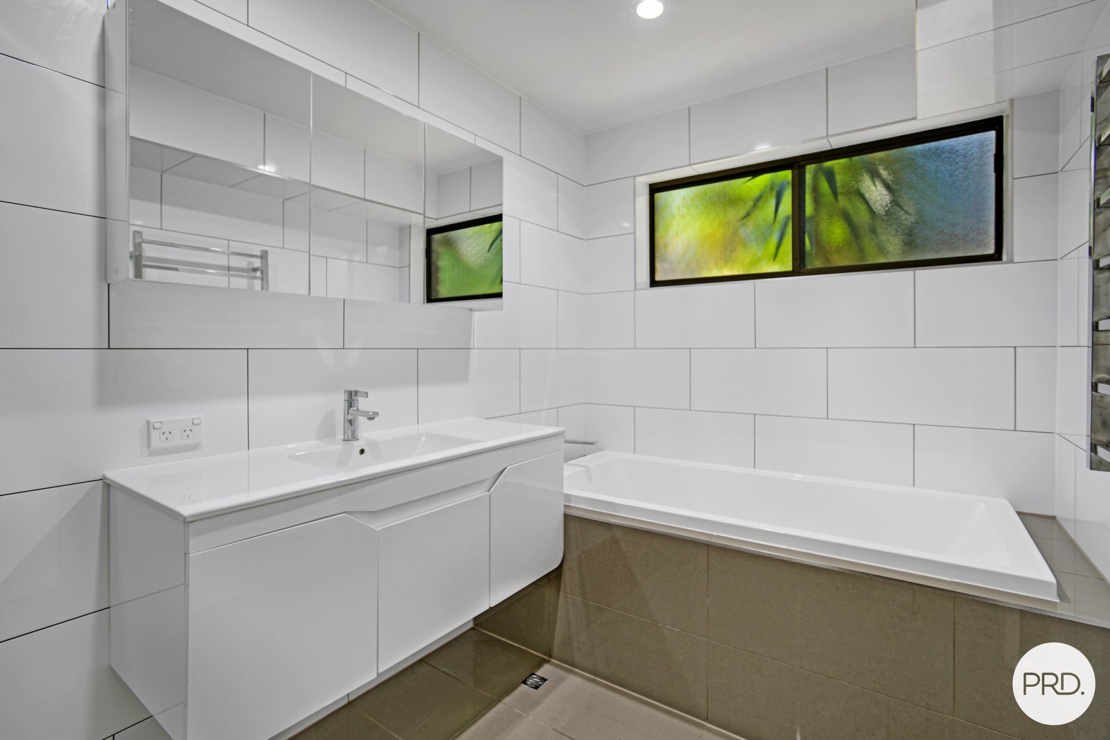 2 Elm Place BANORA POINT 9