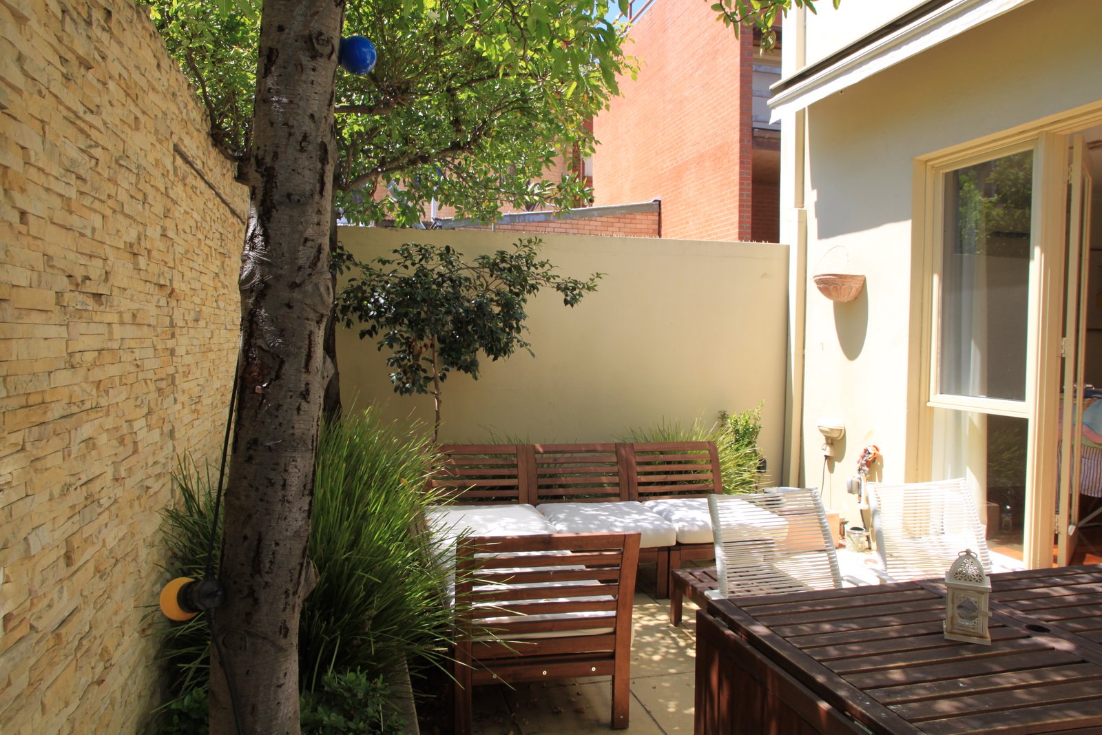 Gallery: 2 Emerald Street