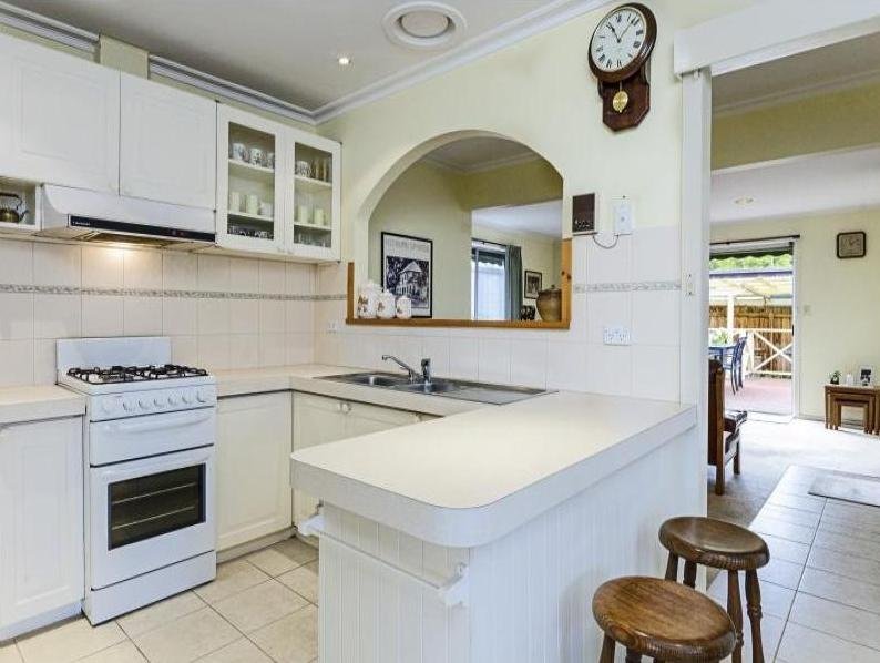 Gallery: 2 Englewood Court