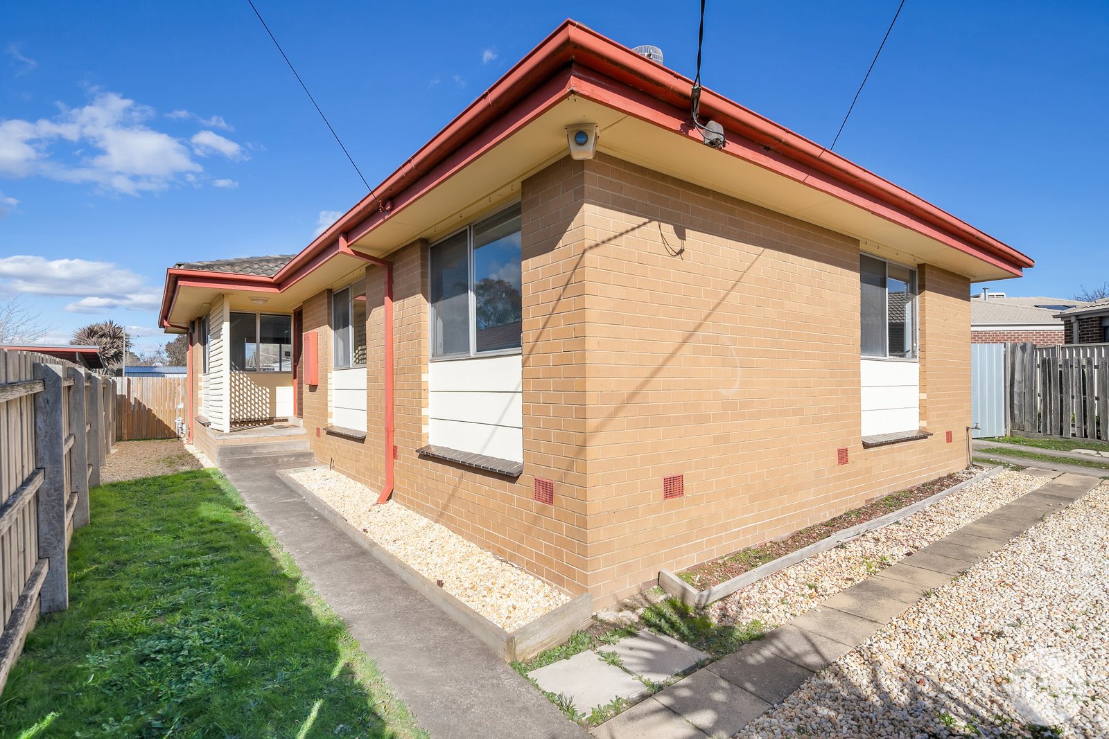 2 Erica Street WENDOUREE 1