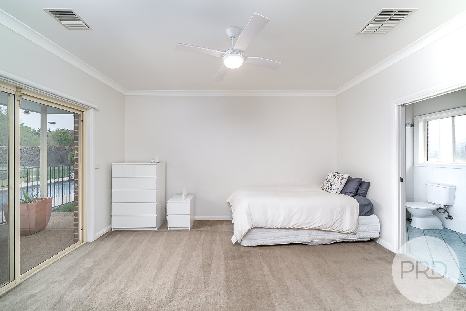 2 Evangelist Avenue LAKE ALBERT 11