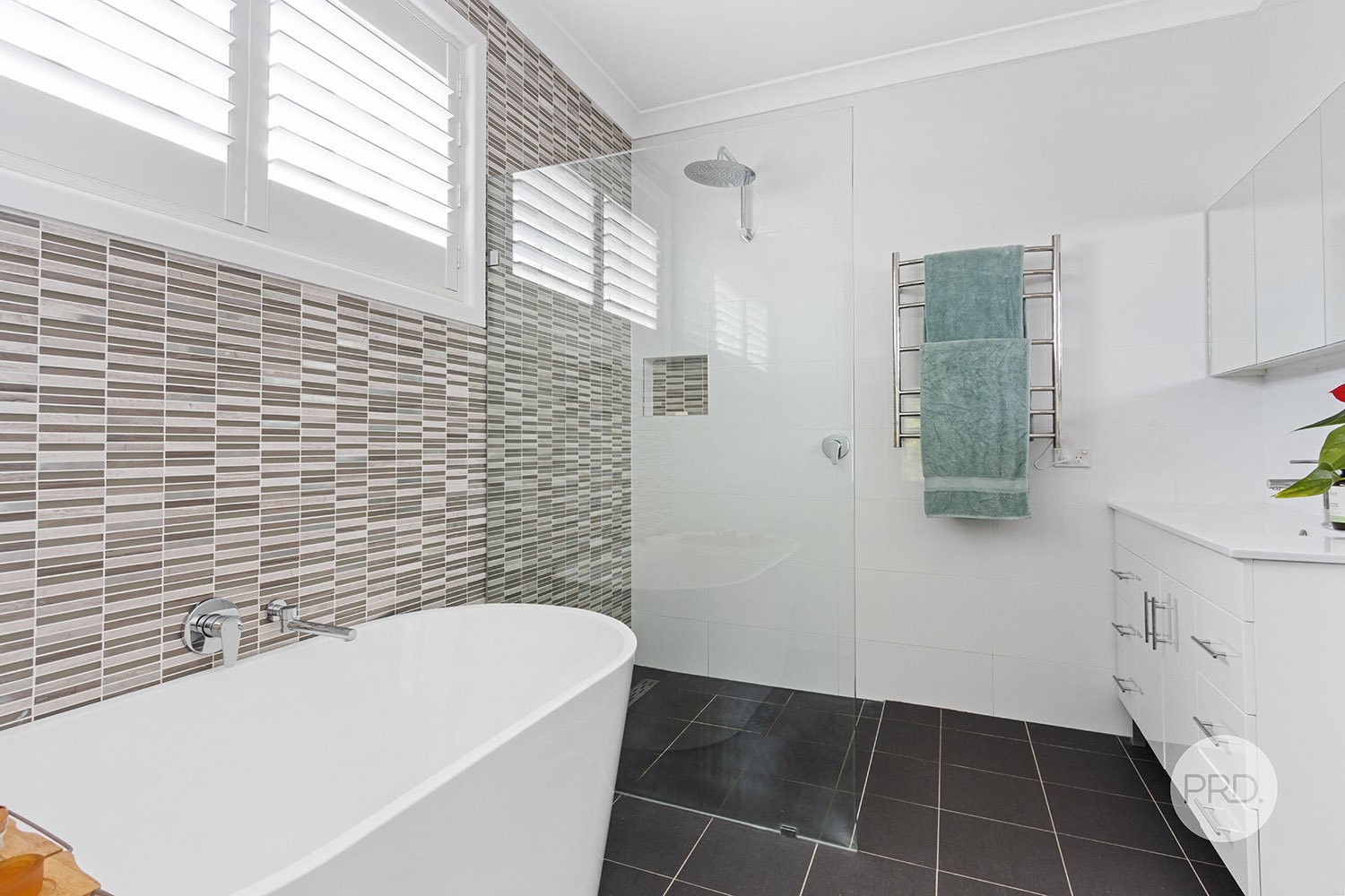 2 Evans Street PEAKHURST 9