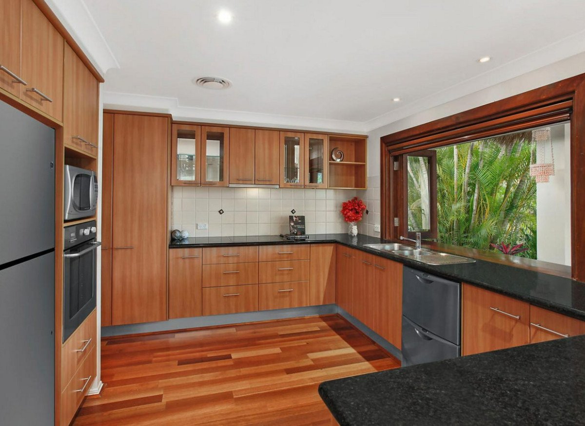 2 Evergreen Drive Elanora 8