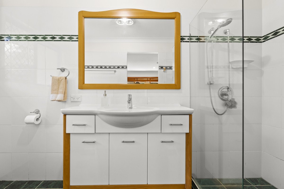 2 Evergreen Drive Elanora 10