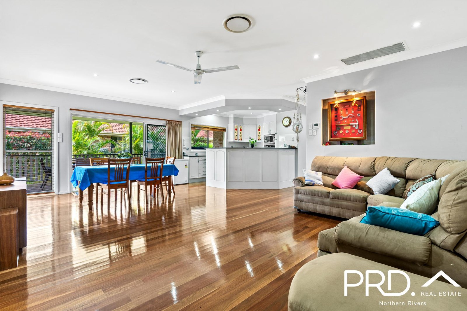 2 Farm Place CASINO 5