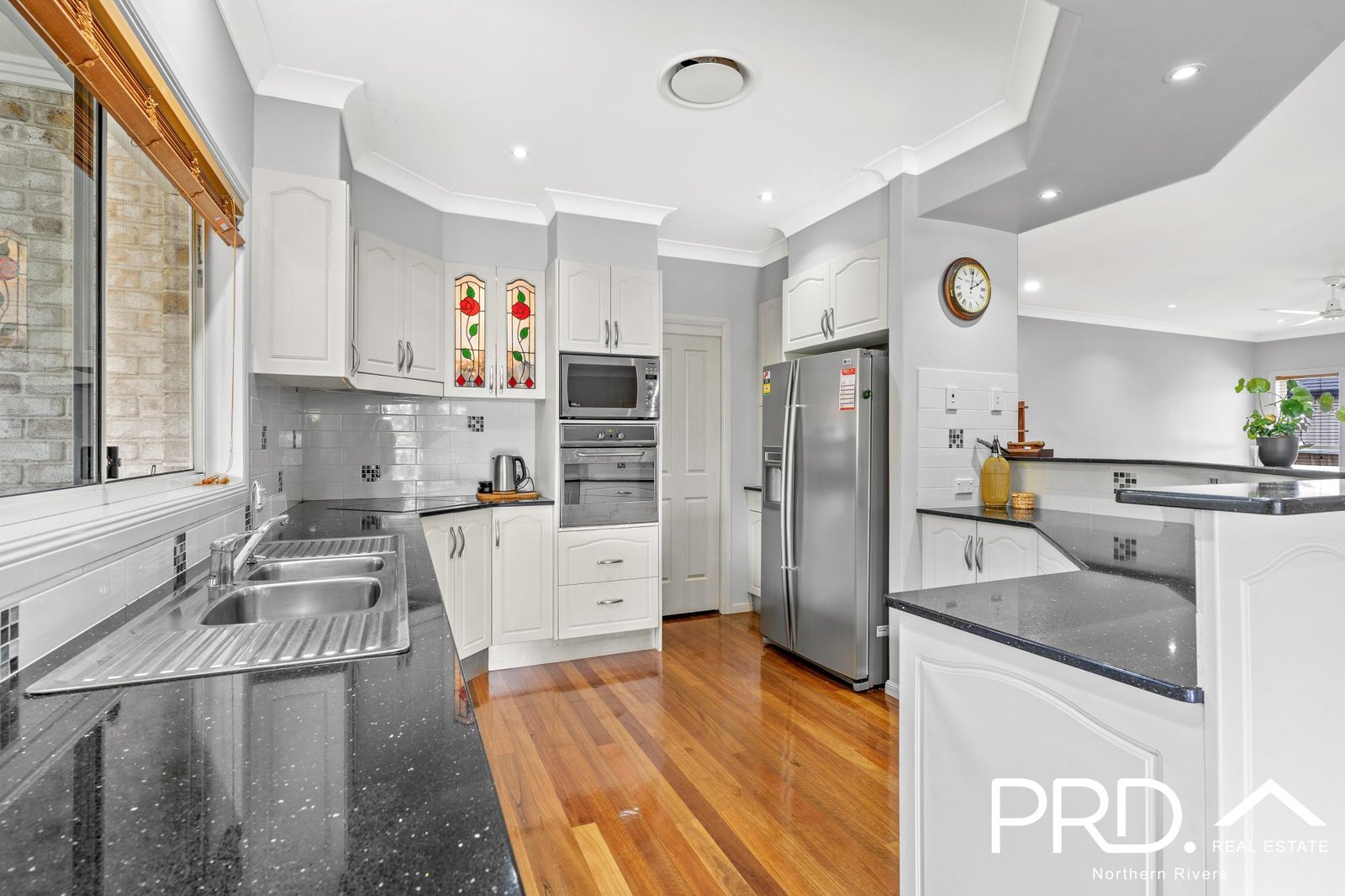 2 Farm Place CASINO 6