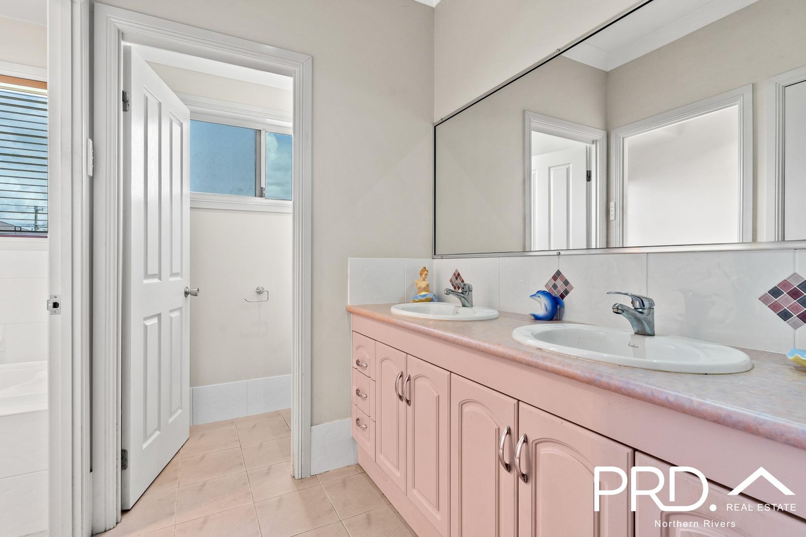 2 Farm Place CASINO 12