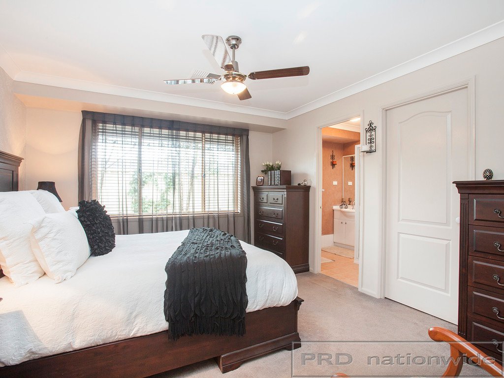 2 Featherwood Place THORNTON 4