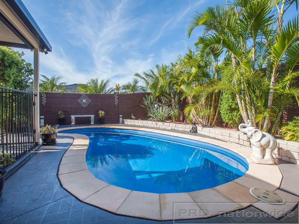 2 Featherwood Place THORNTON 24