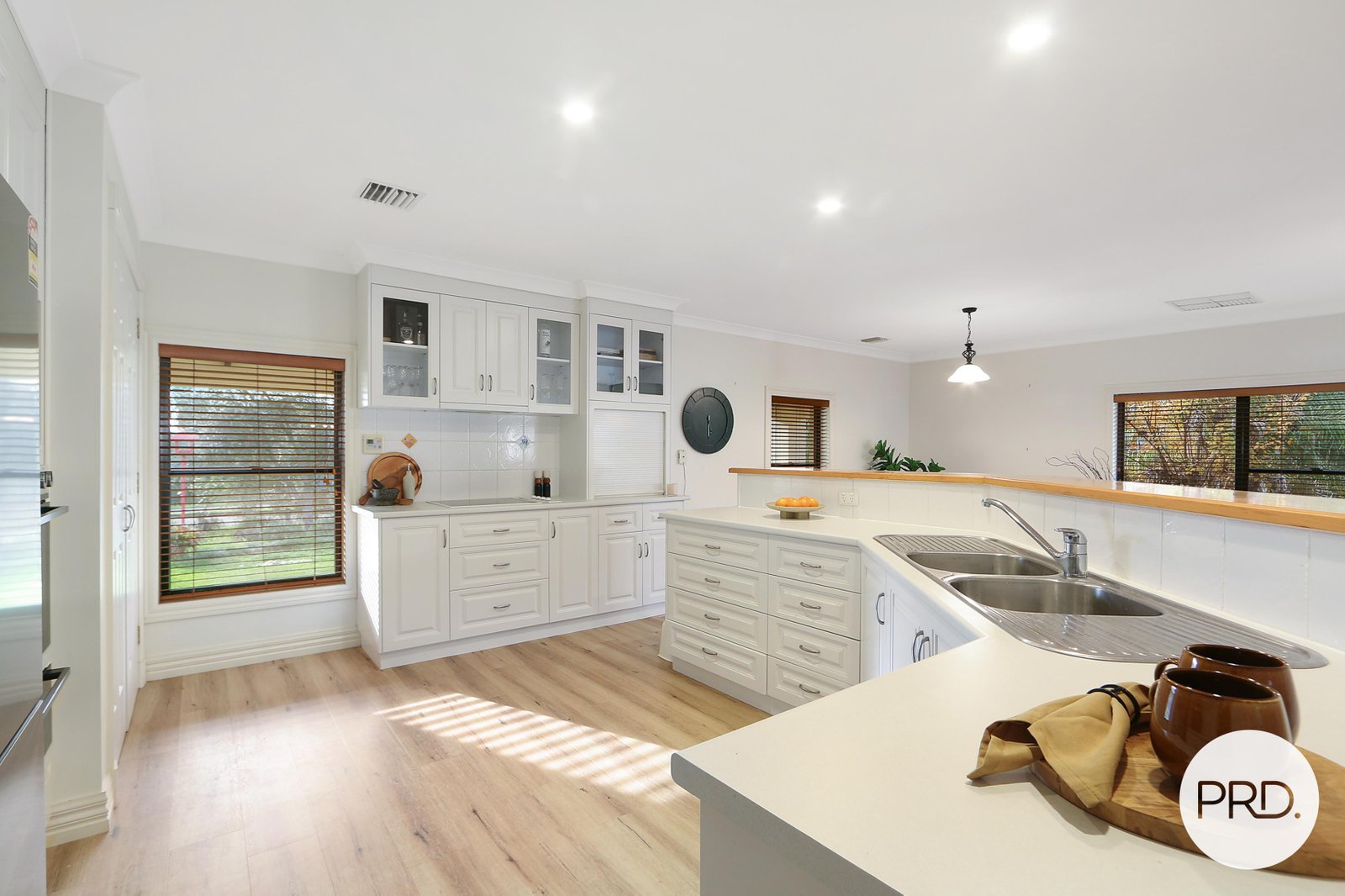 2 Finlay Road THURGOONA 8