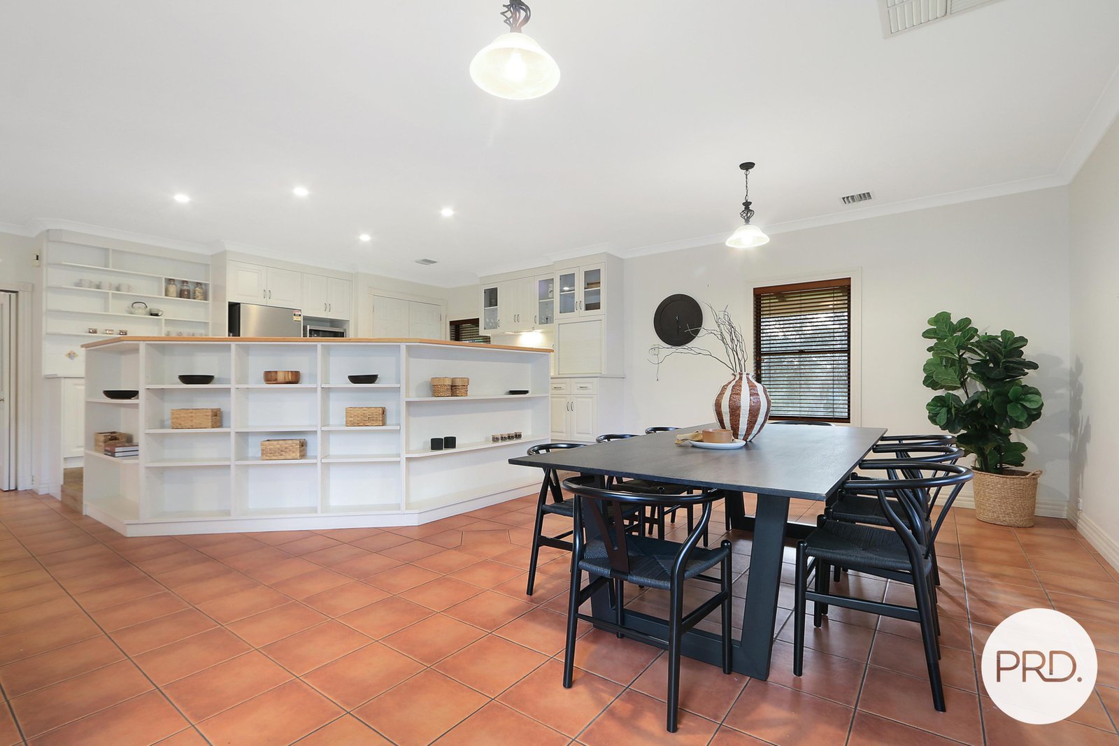 2 Finlay Road THURGOONA 11