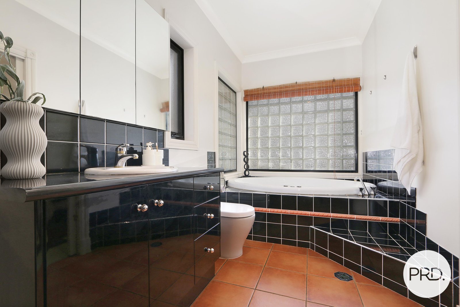 2 Finlay Road THURGOONA 14