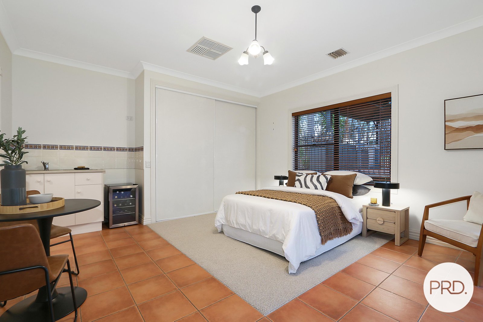 2 Finlay Road THURGOONA 15