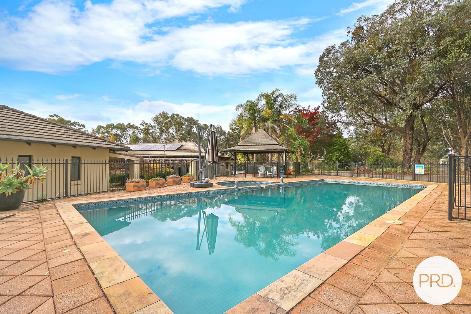 2 Finlay Road THURGOONA 24