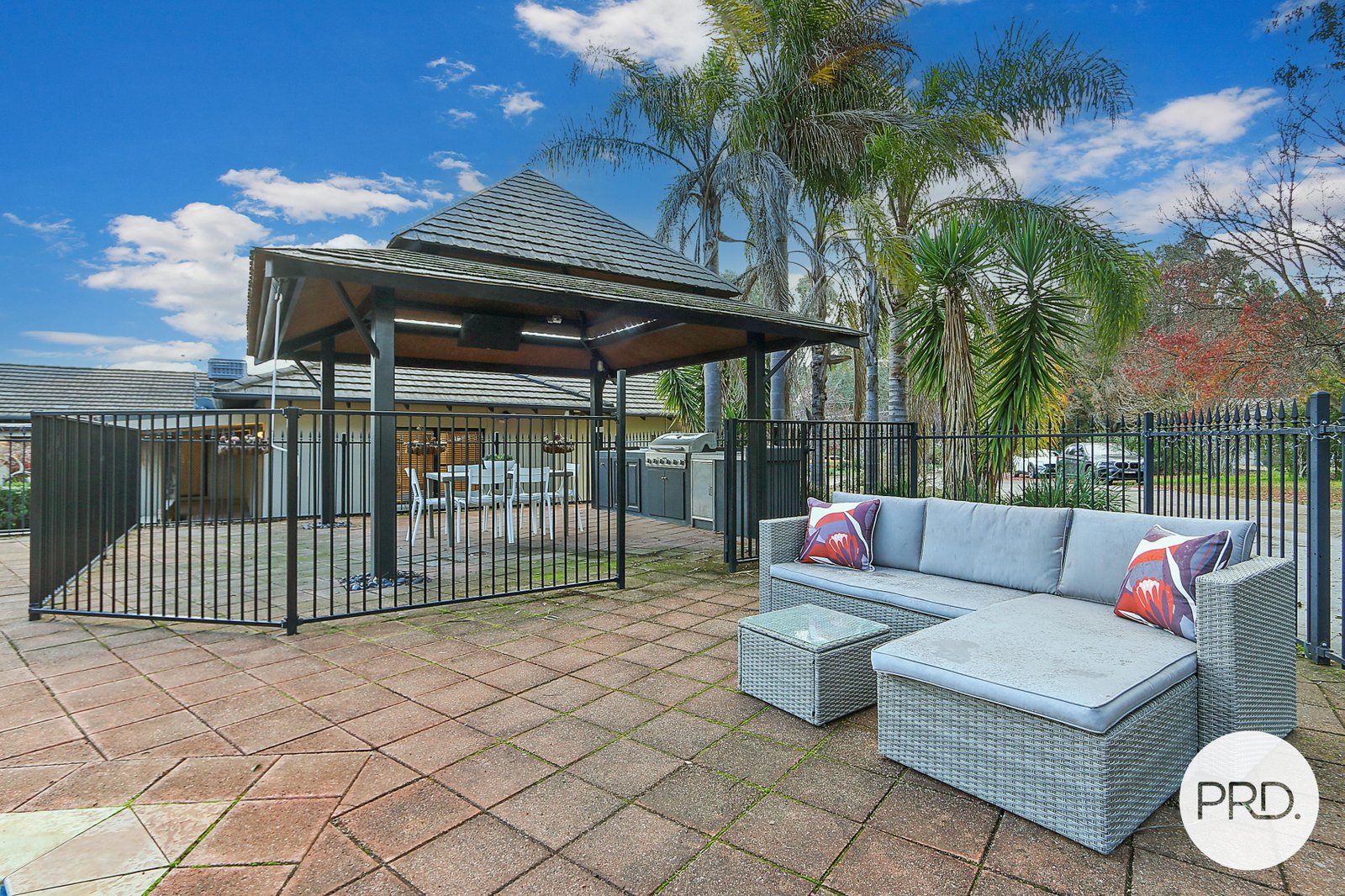 2 Finlay Road THURGOONA 27