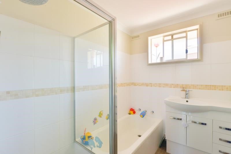 2 Fiona Street TAMWORTH 4