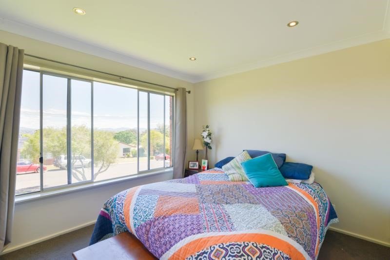 2 Fiona Street TAMWORTH 6