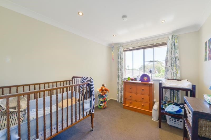 2 Fiona Street TAMWORTH 7